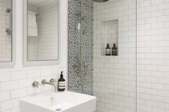 Choisissez un carrelage à motifs pour la douche