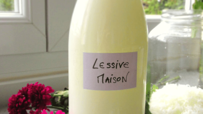 La recette ultra simple et efficace de la lessive maison liquide