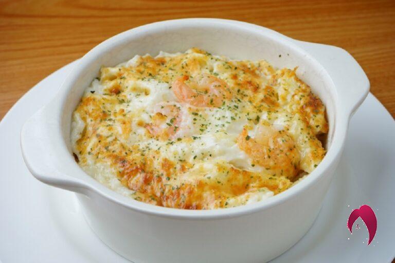 Gratin de crevettes, pétoncles et chou-fleur.