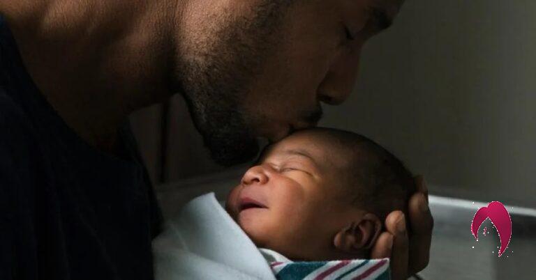 Les câlins du papa tout aussi importants pour le bébé que ceux de la mère