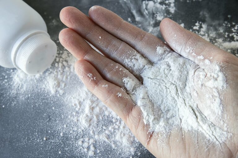 Découvrez les Bienfaits du Talc pour Bébé avec ces 10 Utilisations Malines